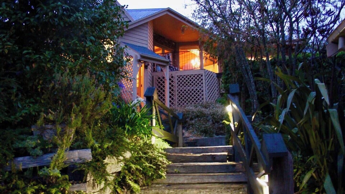 Kingston House | Sunny Kingston house, panoramic views, family stays