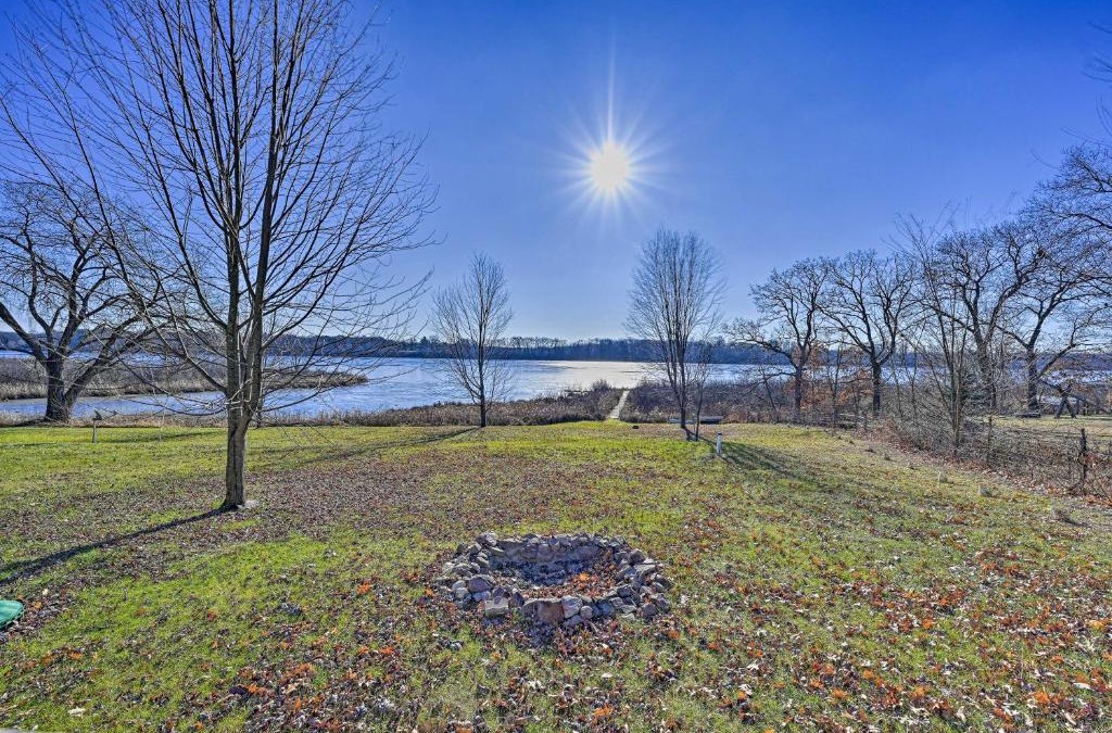 Montello Apartment | Sunny Lakefront Retreat Boat, Fish and Hike!