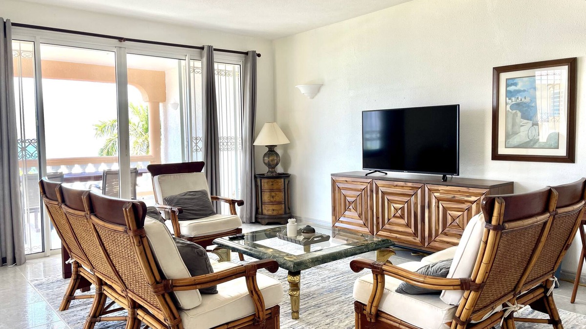Cole Bay House | Sunny, Large 3 Bedroom Villa with Ocean Views