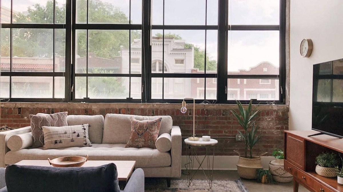 Old City Apartment | Sunny Loft w/View of Gay St