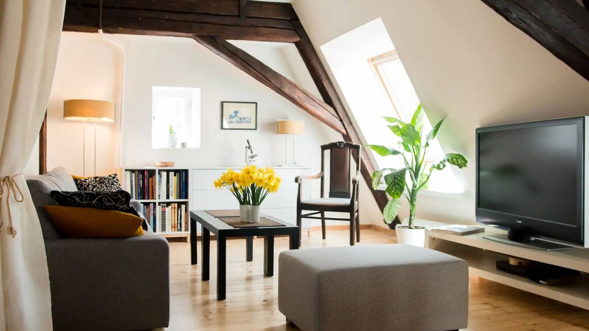 Old Town Apartment | Sunny mansard in the heart of Old Town