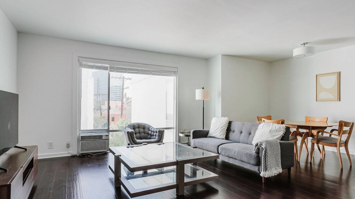 Miracle Mile Apartment | Sunny Mid-Wilshire 1BR w/Pool & Elev, nr Food & Retail, by Blueground