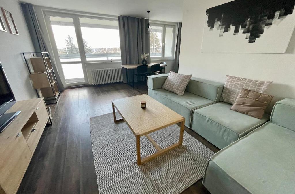 Zapad Apartment | Sunny & Minimalist Apartment near the City Center