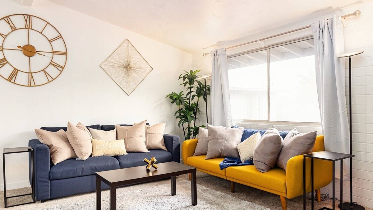 Midtown Apartment | Sunny Modern 2BR Townhome in Tucson | Laundry