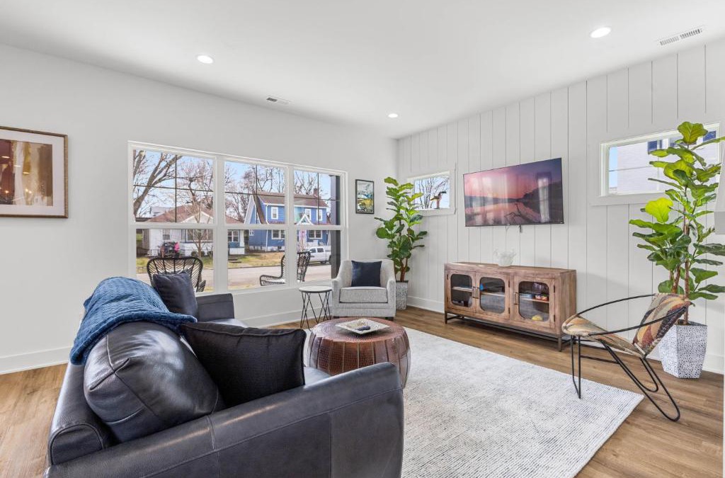 Jeffersonville House | Sunny & modern Derby house