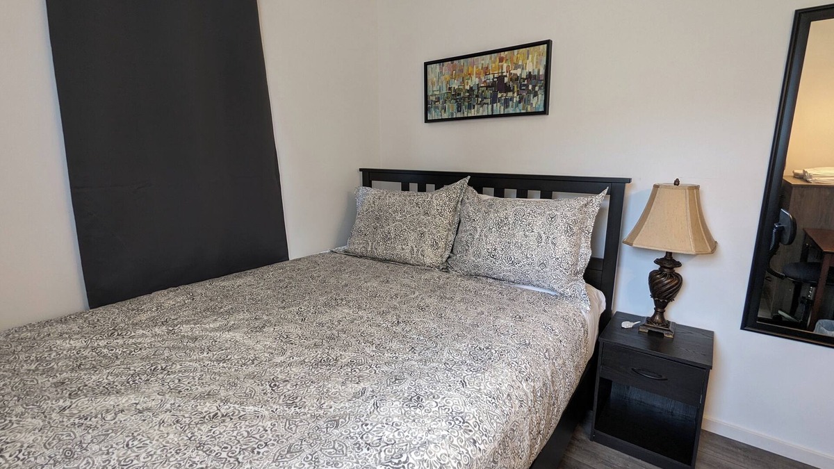 Cornwall Apartment | Sunny one bedroom apartment, Central Location