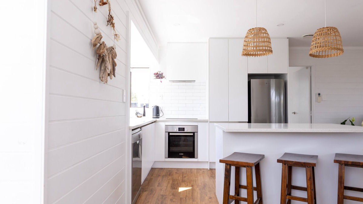 Papamoa Beach House | Sunny Pap beach house - filled with sun. ☀️🌊