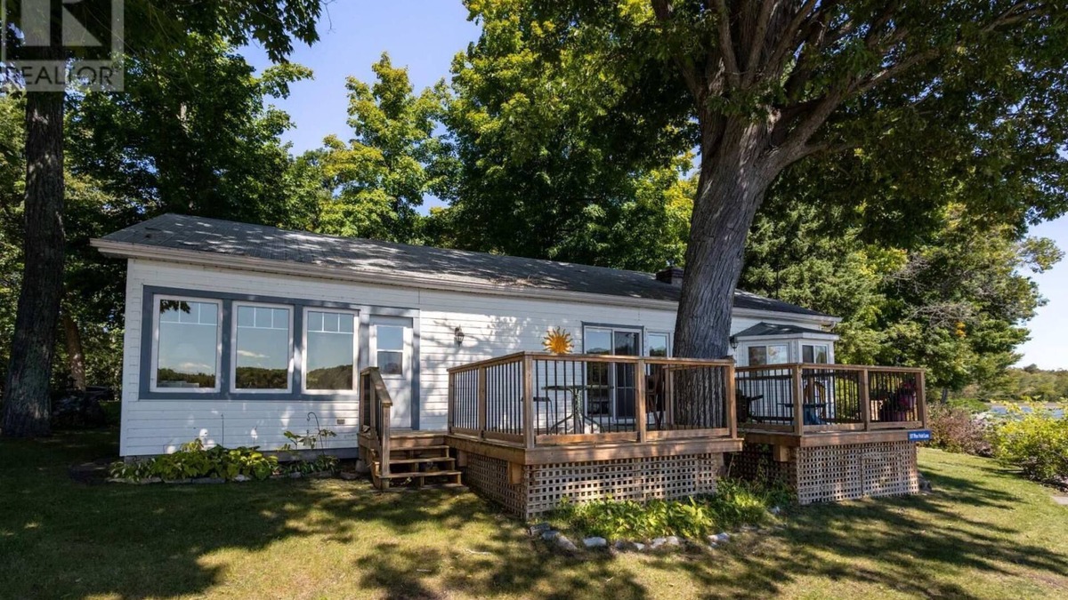 Centre Hastings Cottage | Sunny Pines on the Lake