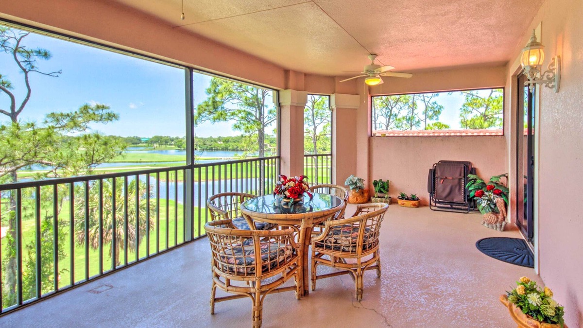 Burnt Store Marina Condo | Sunny Punta Gorda Condo w/Golf Course View!