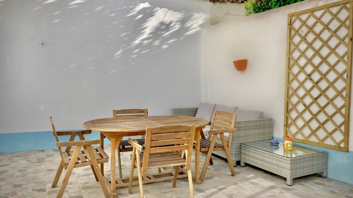 Reguengos de Monsaraz Apartment | Sunny respite in Evora