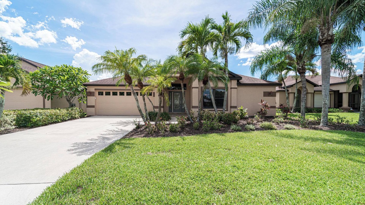 North Fort Myers House | Sunny Relaxing Paradise