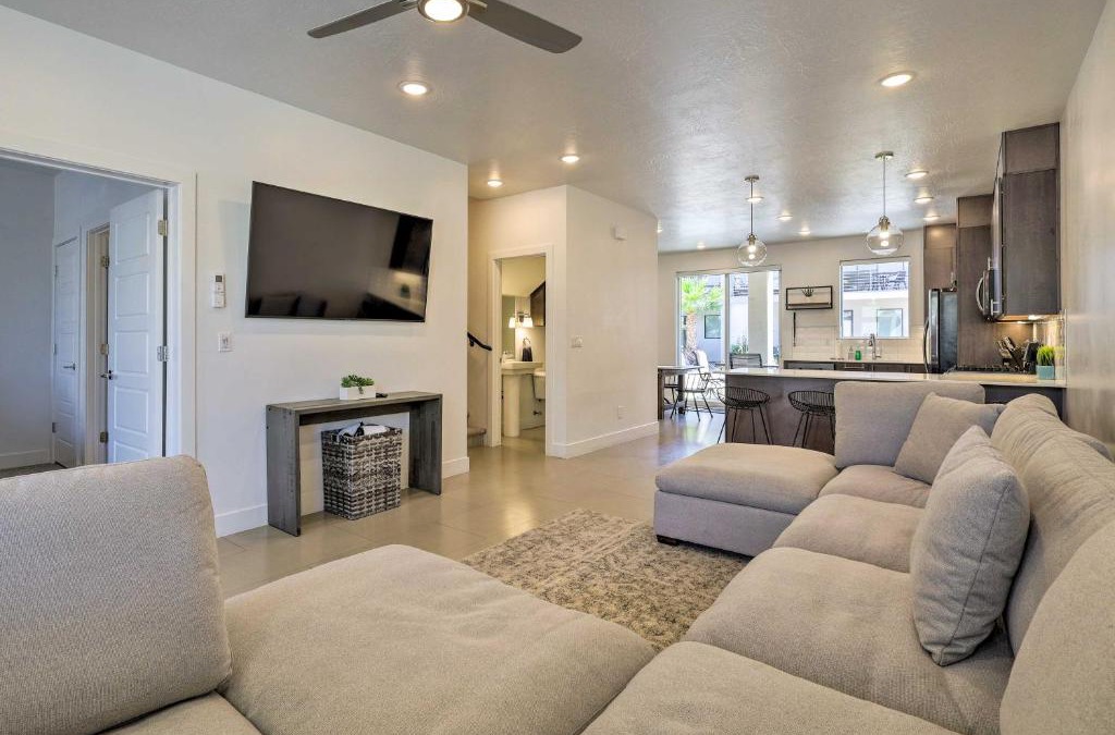 St. George House | Sunny Resort Townhome and Balcony and Pool Access