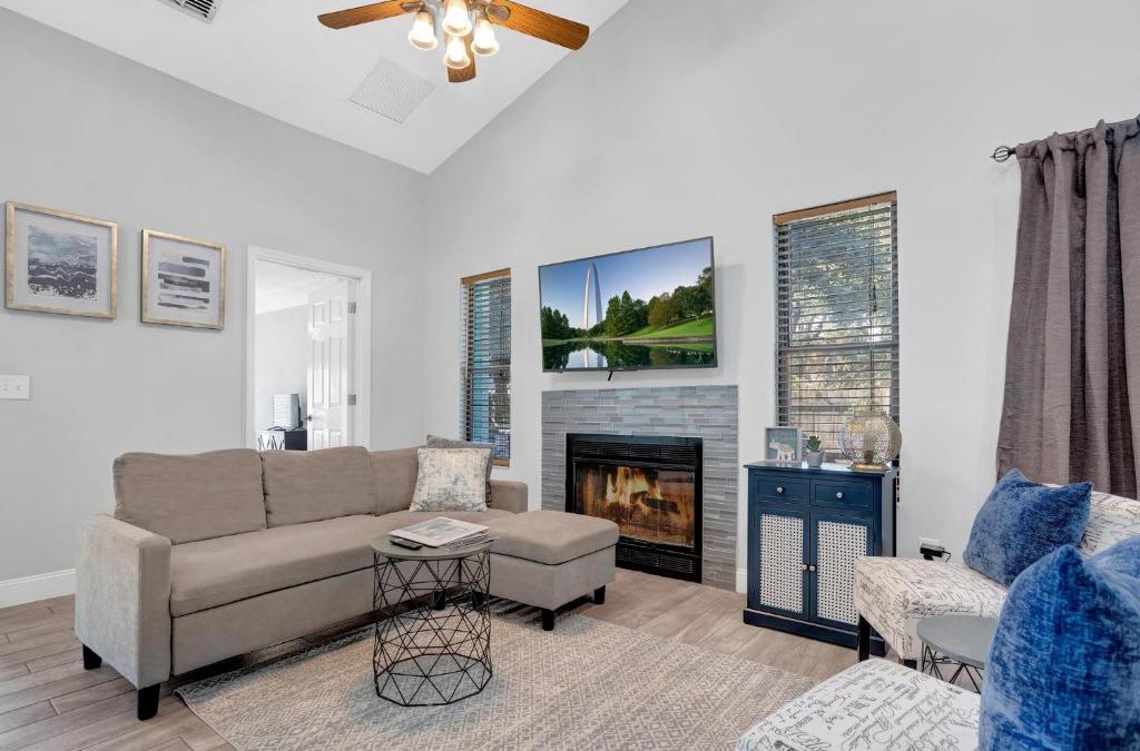 Dolphin's Cove House | Sunny Retreat near Golf Courses and Mayo Clinic