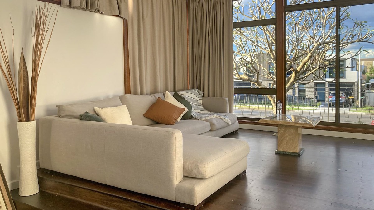 Revesby House | Sunny Retro Modern 3BR Close to Shops