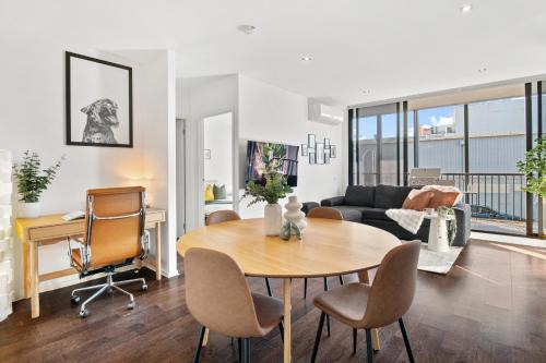 Richmond North Apartment | Sunny Richmond Escape 2BR and Large Balcony
