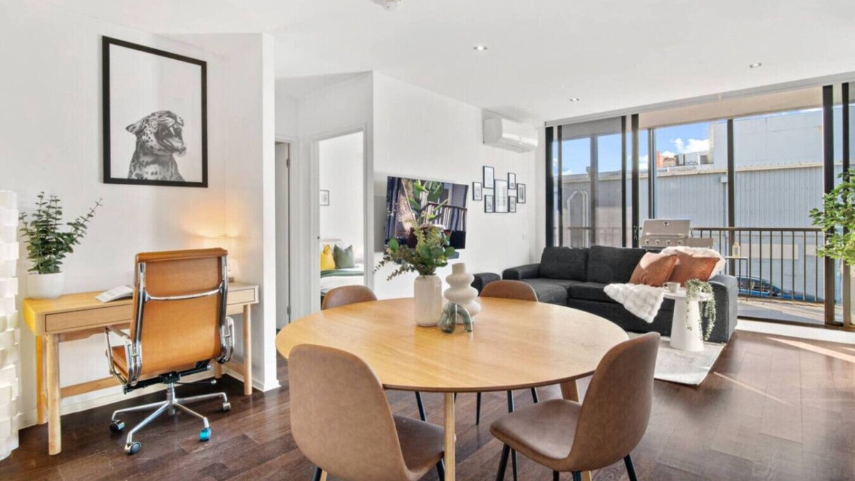 Richmond North Apartment | Sunny Richmond Escape: 2BR + Large Balcony