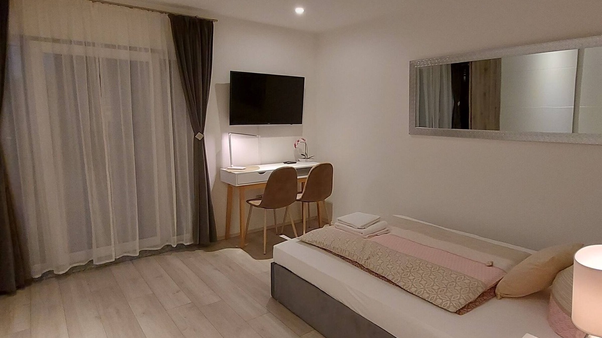 Duerrwangen Apartment | Sunny room 1 with private terrace