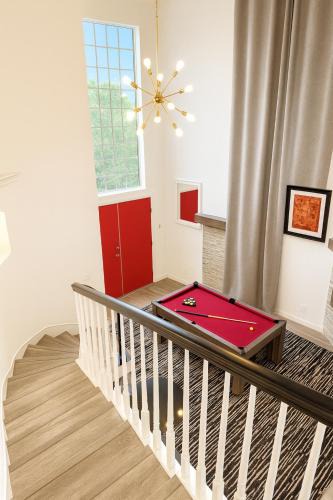 Sunset Park Apartment | Sunny Santa Monica House - Hot Tub, Game Room, BBQ, Projector
