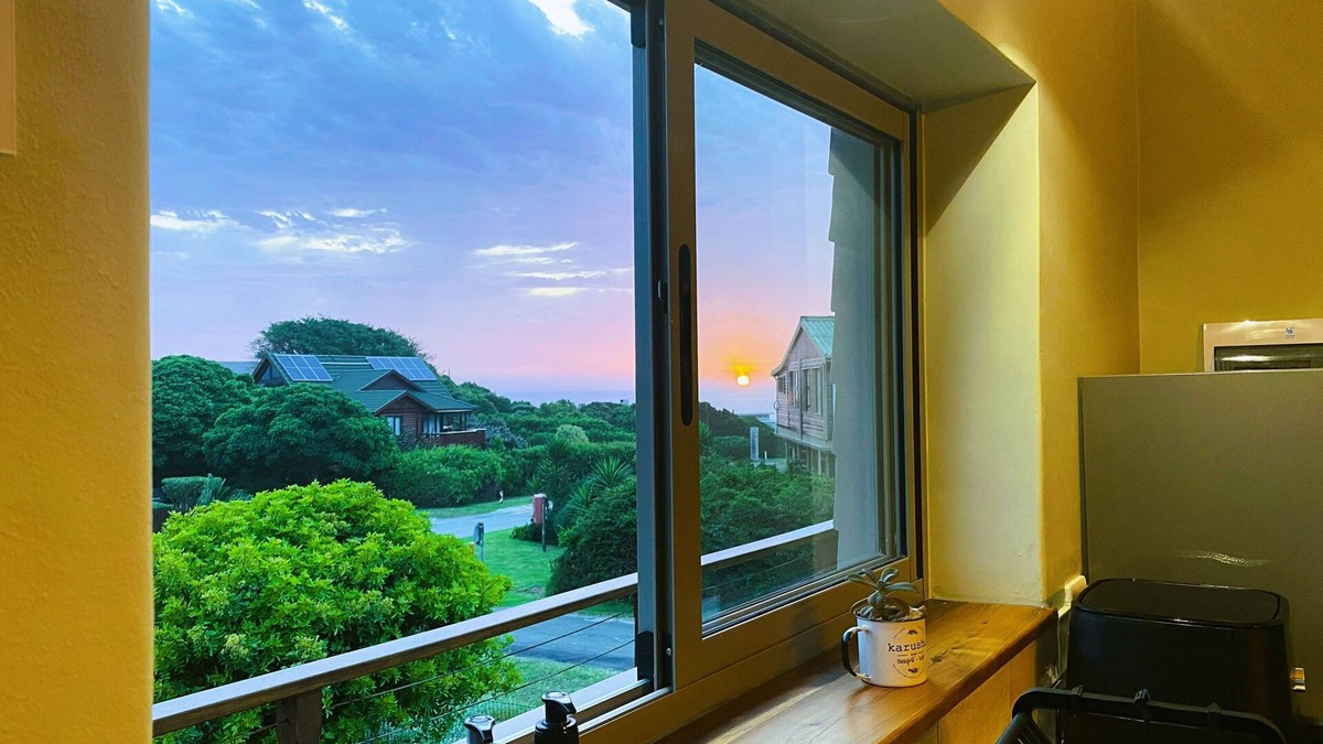Brenton-on-Sea Apartment | Sunny Self-catering, private Loft, 900m from a BLUE flag Beach.