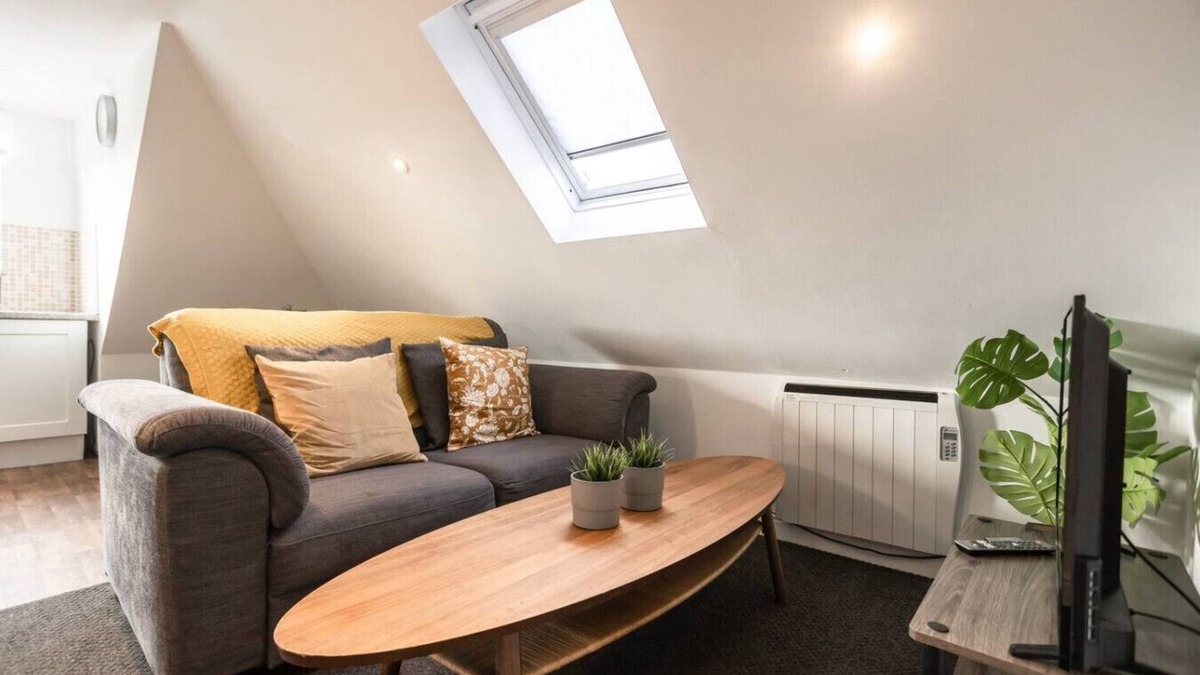 Easton Apartment | Sunny Side Contractors Long Stays Discounts