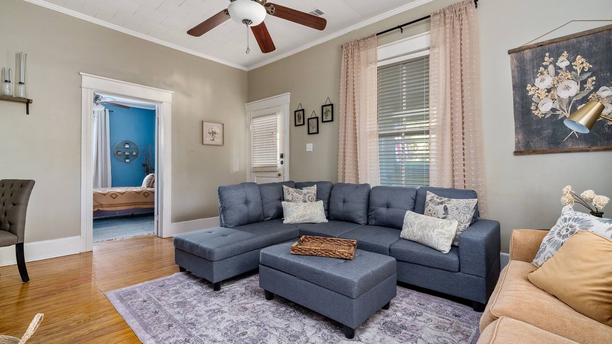 Anderson House | Sunny Side Cottage: Cozy Stay by Anderson U!