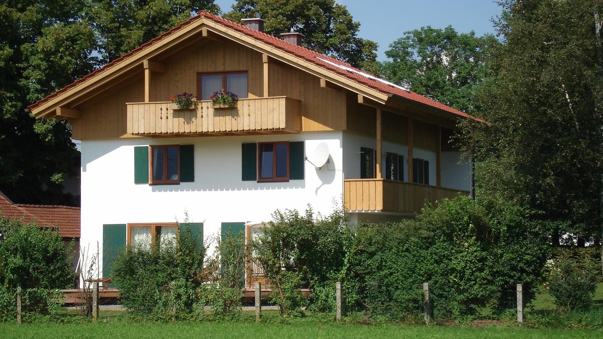 Horn Apartment | Sunny, spacious & fully equipped, castle views, close to lake/beach, restaurants