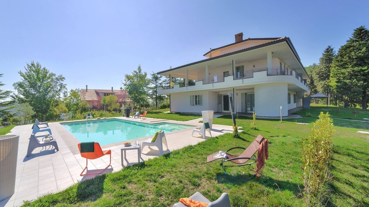 Tavullia Apartment | Sunny Stay in Tavullia Hills