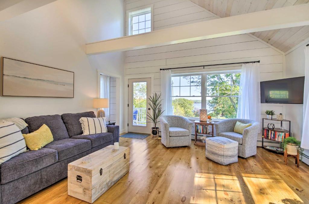 Sandy Point House | Sunny Stockton Springs Home Less Than 1 Mi to Beach!
