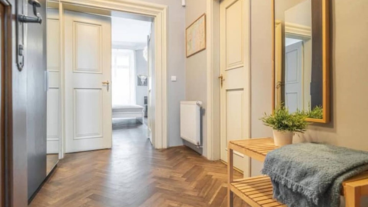 Hradcany Apartment | ❤️ ☀️ Sunny Studio Near Castle & 3 Min Walk to Charles Bridge 🏰🌉"