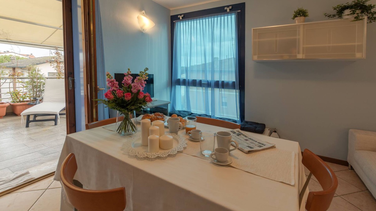 Marina di Ravenna Apartment | Sunny top apartment with terrace overlooking the Port Canal of Marina di Ravenna