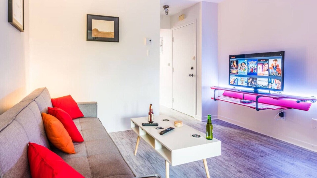 Hochelaga Apartment | Sunny Top-Floor Apartment Near Metro & Shopping!