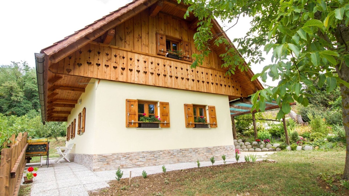 Brezice House | Sunny Two Bedroom Retreat in Beautiful Bizeljsko - Two Bedroom Country House