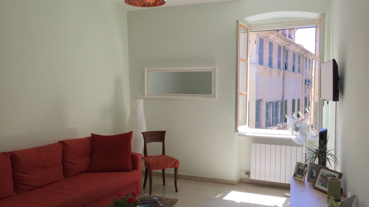 Finalborgo Apartment | Sunny, updated apartment with balcony in Finalborgo and near gorgeous beaches