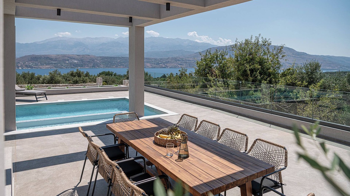 Sternes Villa | Sunny Vacay a modern villa with sea view and mountain vistas with 6 bedrooms