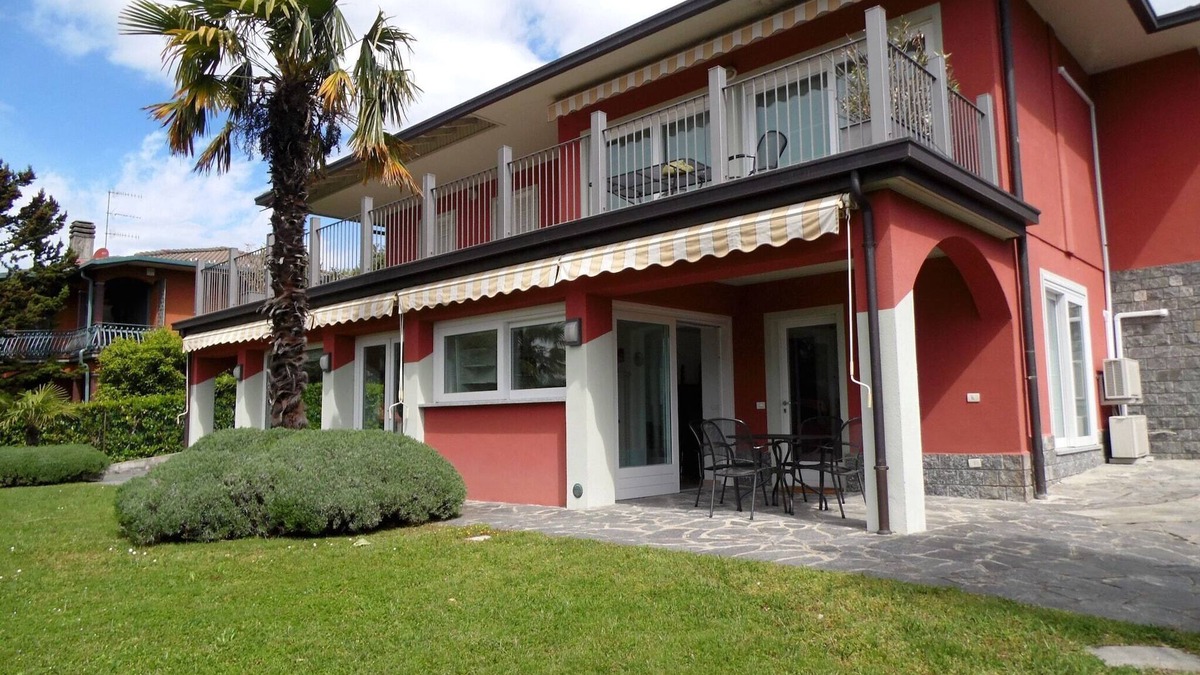 Morosolo Villa | Sunny Villa with Terrace