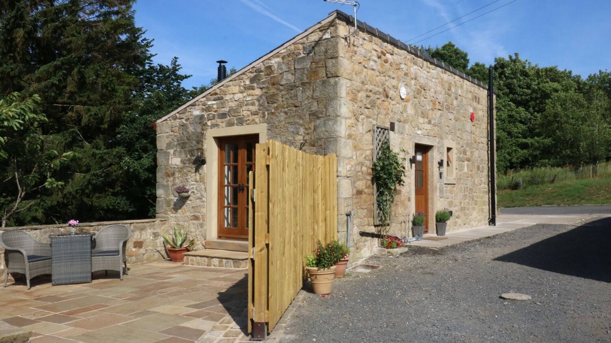 Clitheroe Cottage | SUNNYBROOK COTTAGE, with open fire in Waddington
