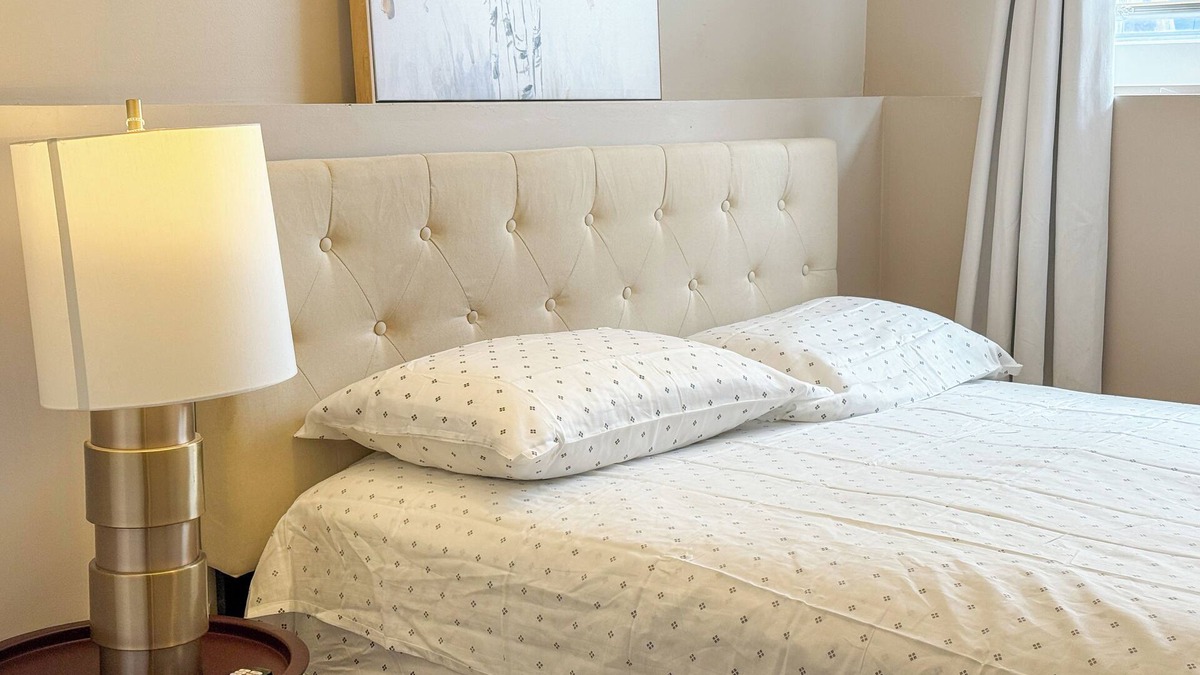 Sunnyside House | Sunnyside Serenity: Cozy Basement Room Rental
