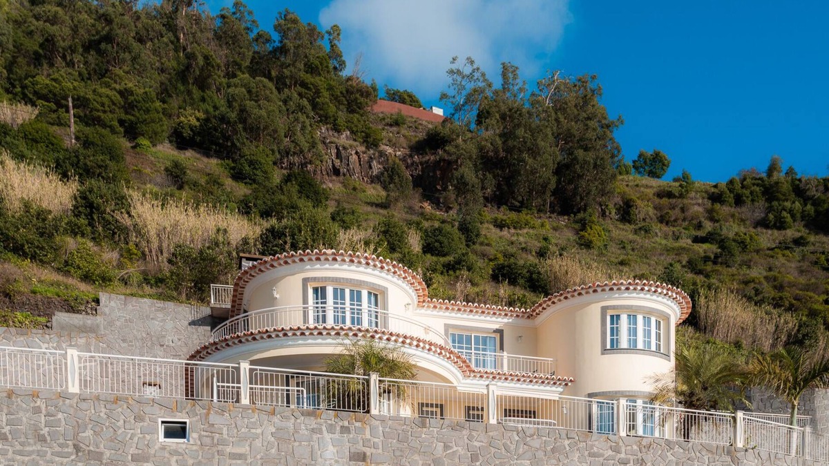 Ponta do Sol House | Sunnyside Villa with private pool - 10 min from the beach!