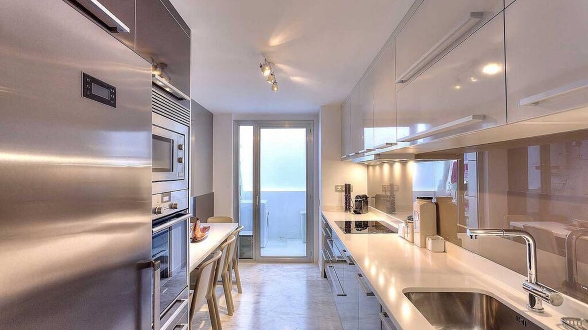 Figueretas Apartment | Sunrise and Seafront apartment in Ibiza
