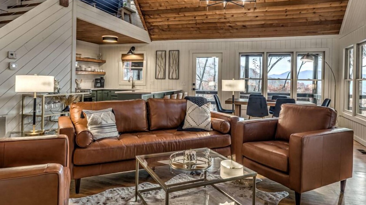 Unaka Cabin | Sunrise and Stardust - Hot Tub | Mountain Views | Screened Porch |