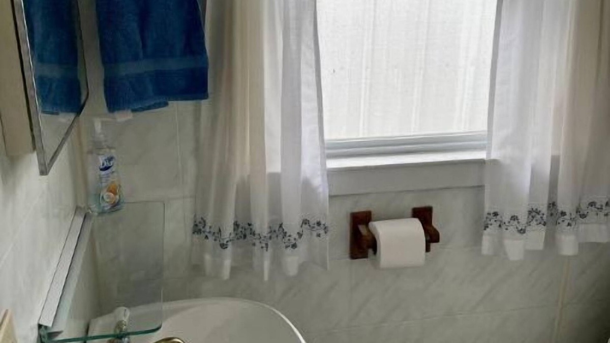Au Gres House | Sunrise Beach Cottage