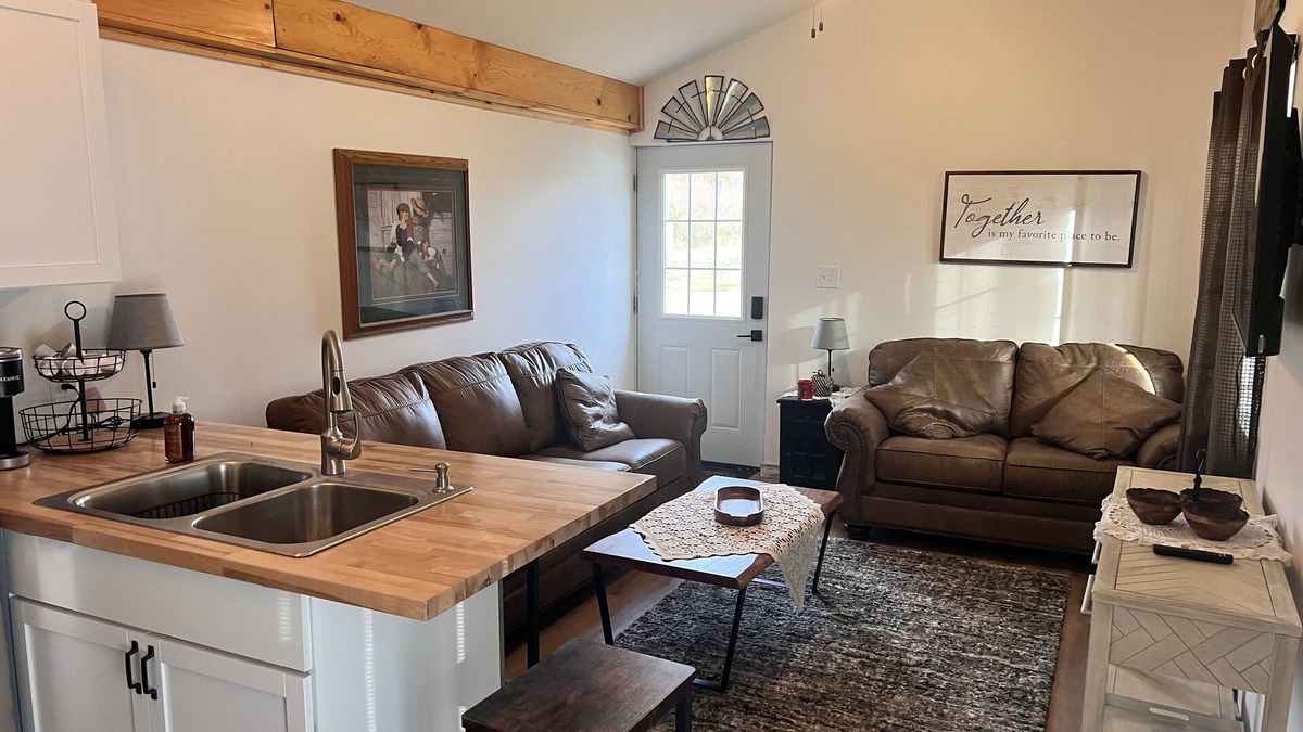 Johnston City Cabin | Sunrise Cabin