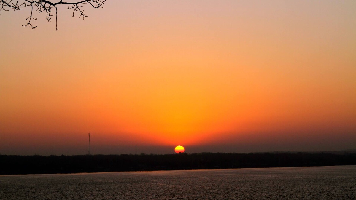 Vinita House | "Sunrise Cottage" Beautiful Lakefront Panoramic View W/Hot Tub and Boat Dock