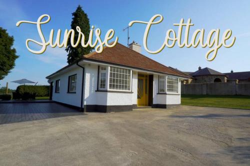 Lough Gowna Villa | Sunrise Cottage on shores off Lough Gowna