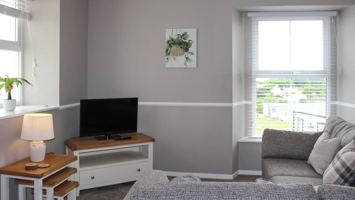 Llanddulas Cottage | Sunrise Cottage - UK35813
