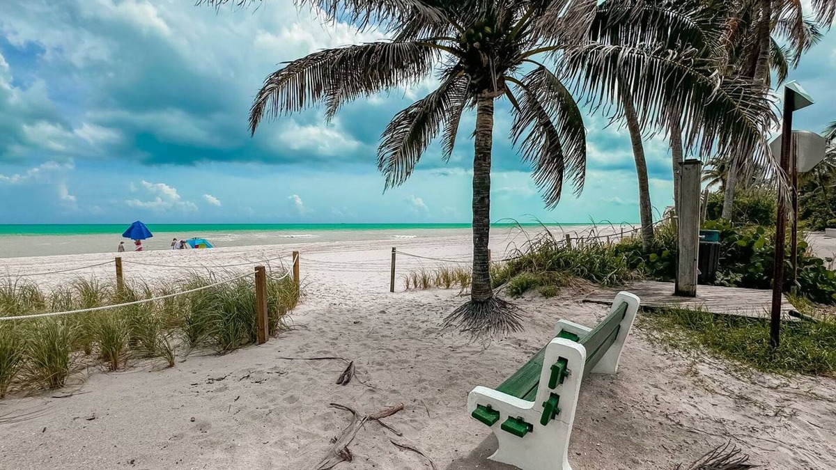 North Beach Apartment | Sunrise Delight Pet-friendly 2-min Walk to Beach