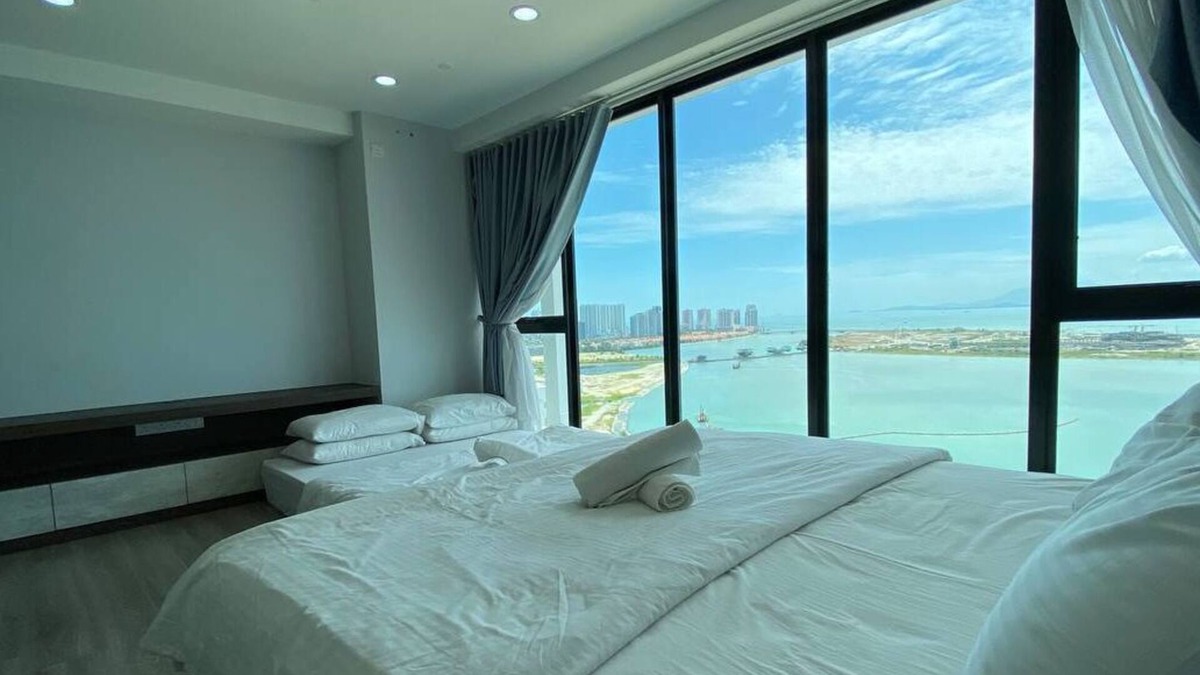 Downtown George Town Apartment | Sunrise Gurney Sea View Duplex 2BR 6-8 pax