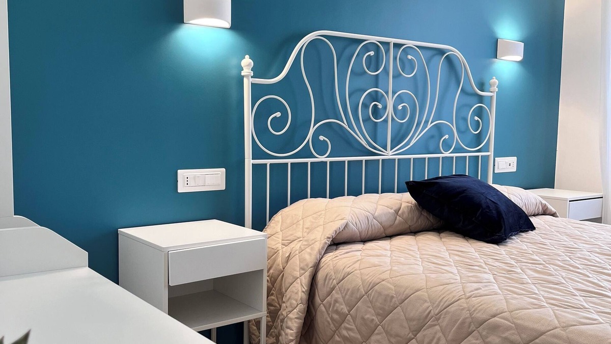 Laureana Cilento Bed & Breakfast | Sunrise in the Vineyard Bed and Breakfast - Myrtle