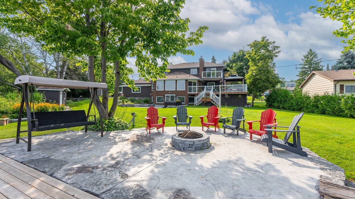 Selwyn Cottage | Sunrise Luxury Retreat with Hot Tub