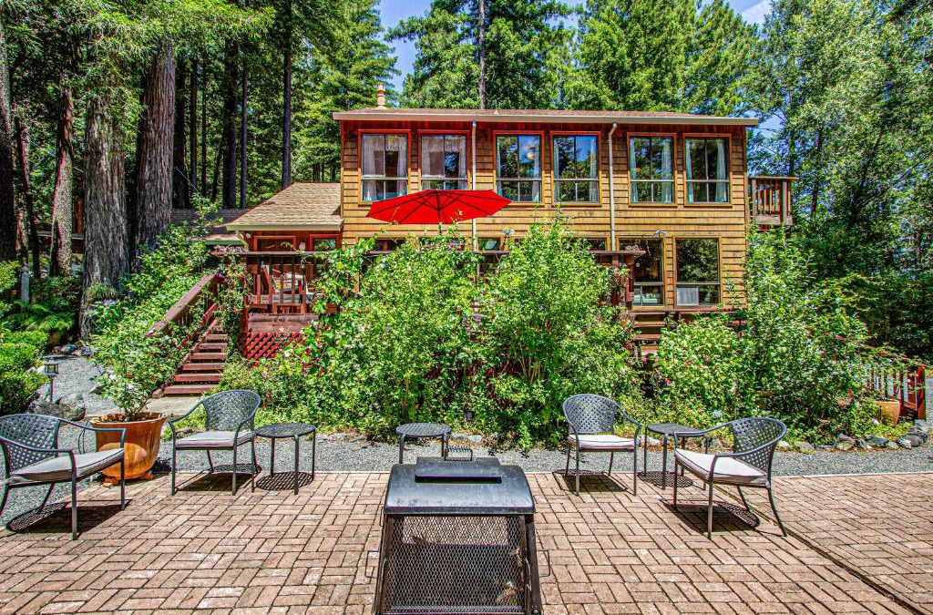 Cazadero House | Sunrise Mountain Retreat